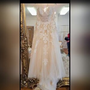 Ivory Lace Bridal Gown
